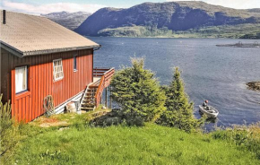 Stunning Home In Måløy With Kitchen